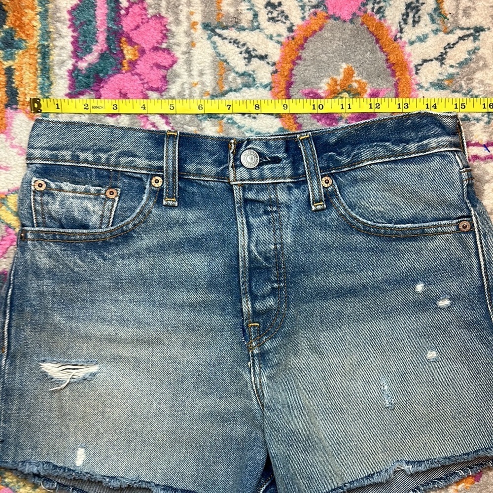 Levis High Rise Wedgie Fit Jean Shorts NWT Size 28 - Picture 14 of 16